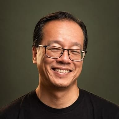 Viet Nguyen headshot